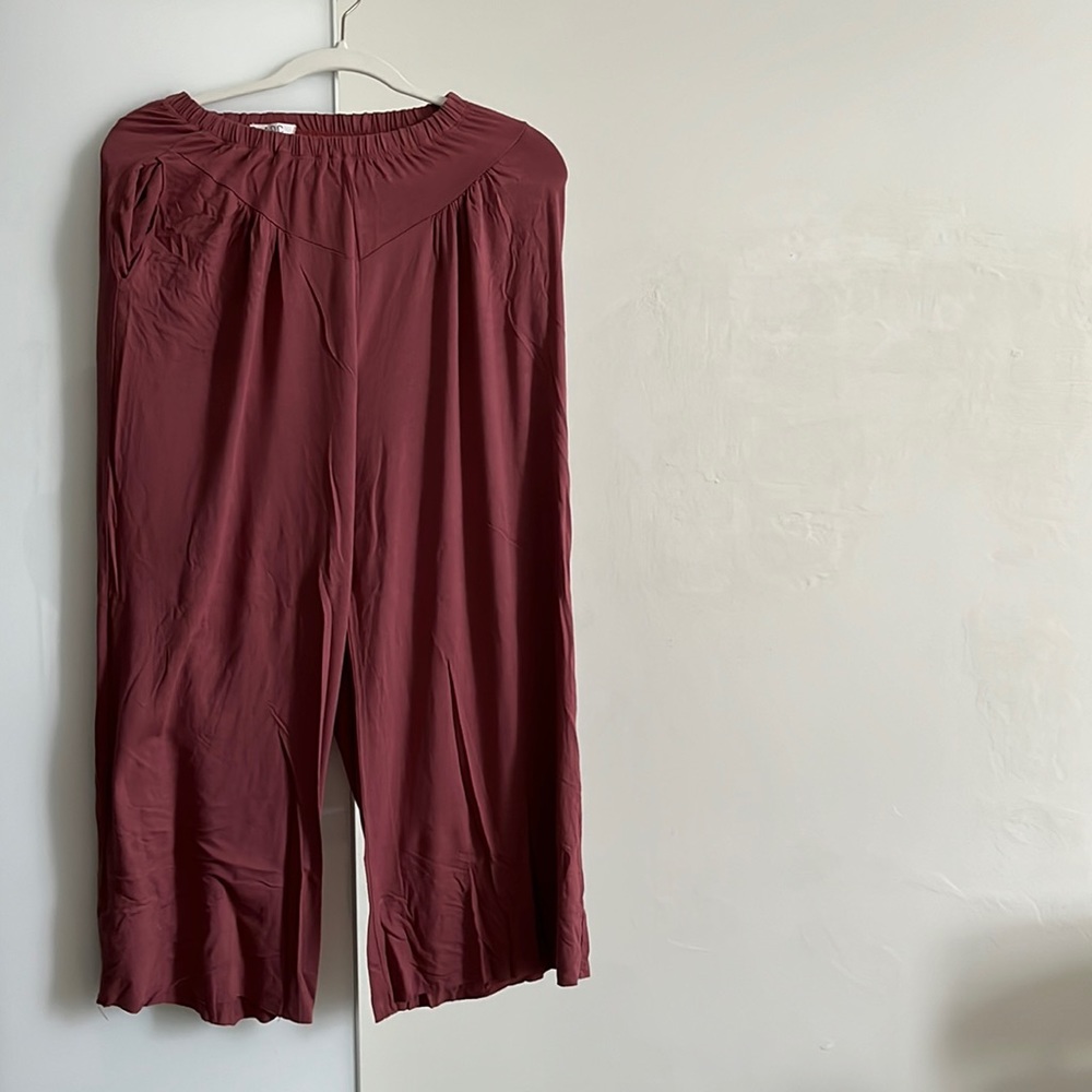 Loose pants